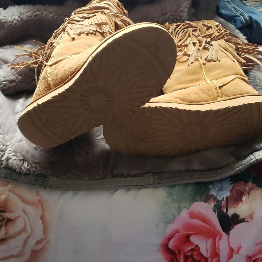 Ugg Jimmy Choo boots - Picture 3 of 6